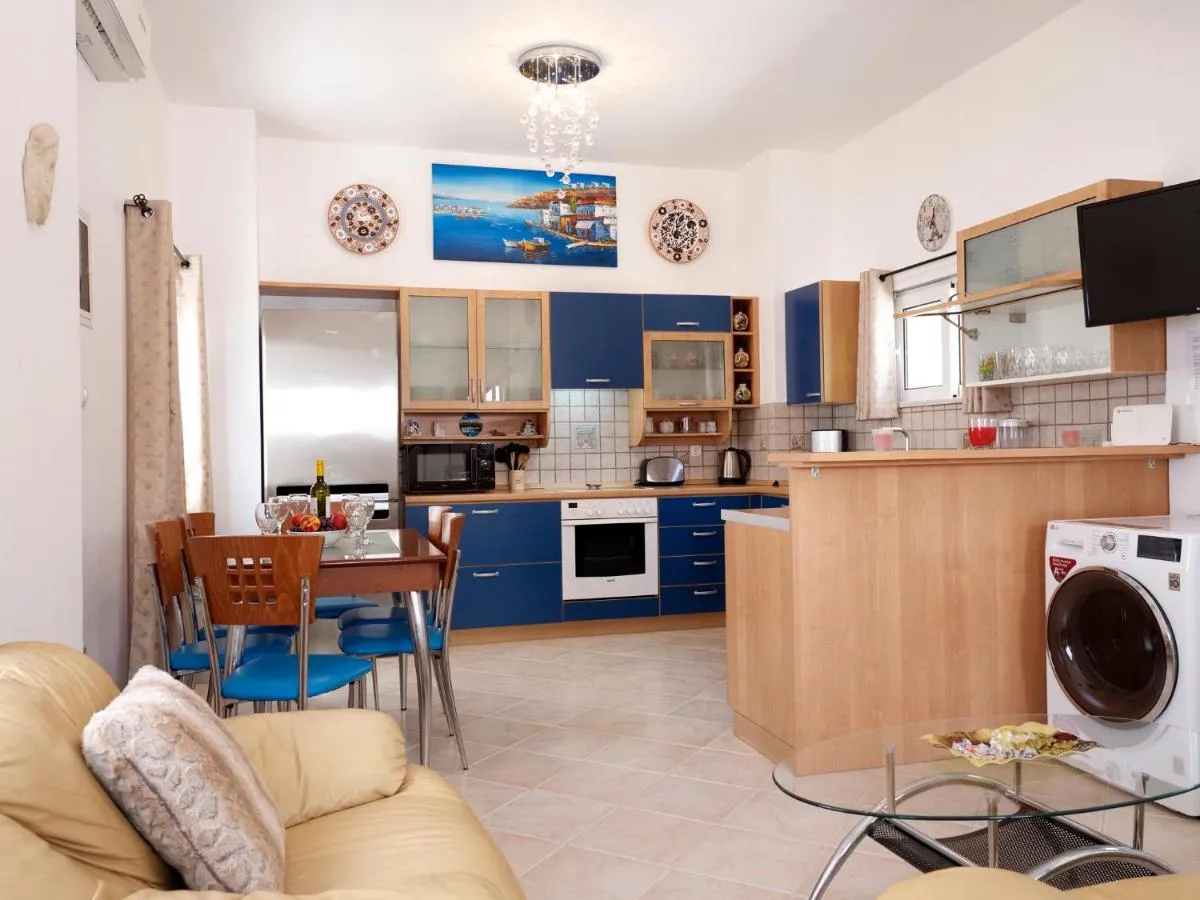 Image 2 of Haraki Beach Mediterranean Retreat