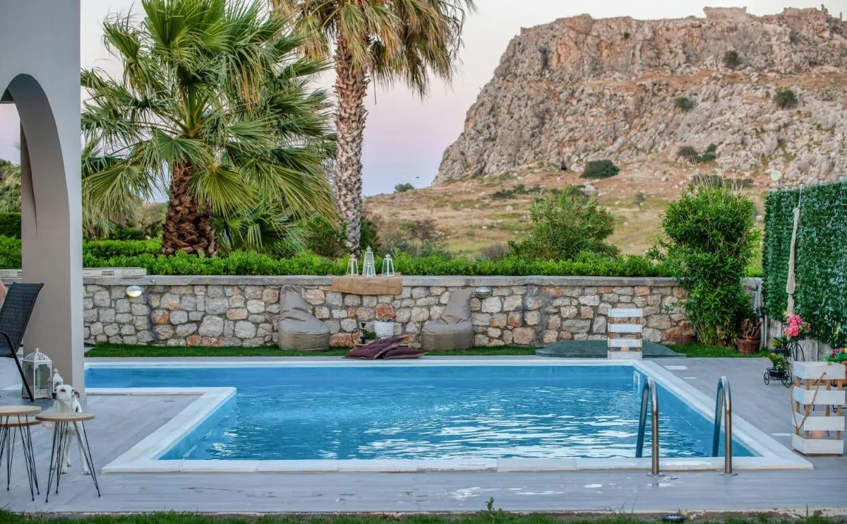 Image 2 of Haraki Villas