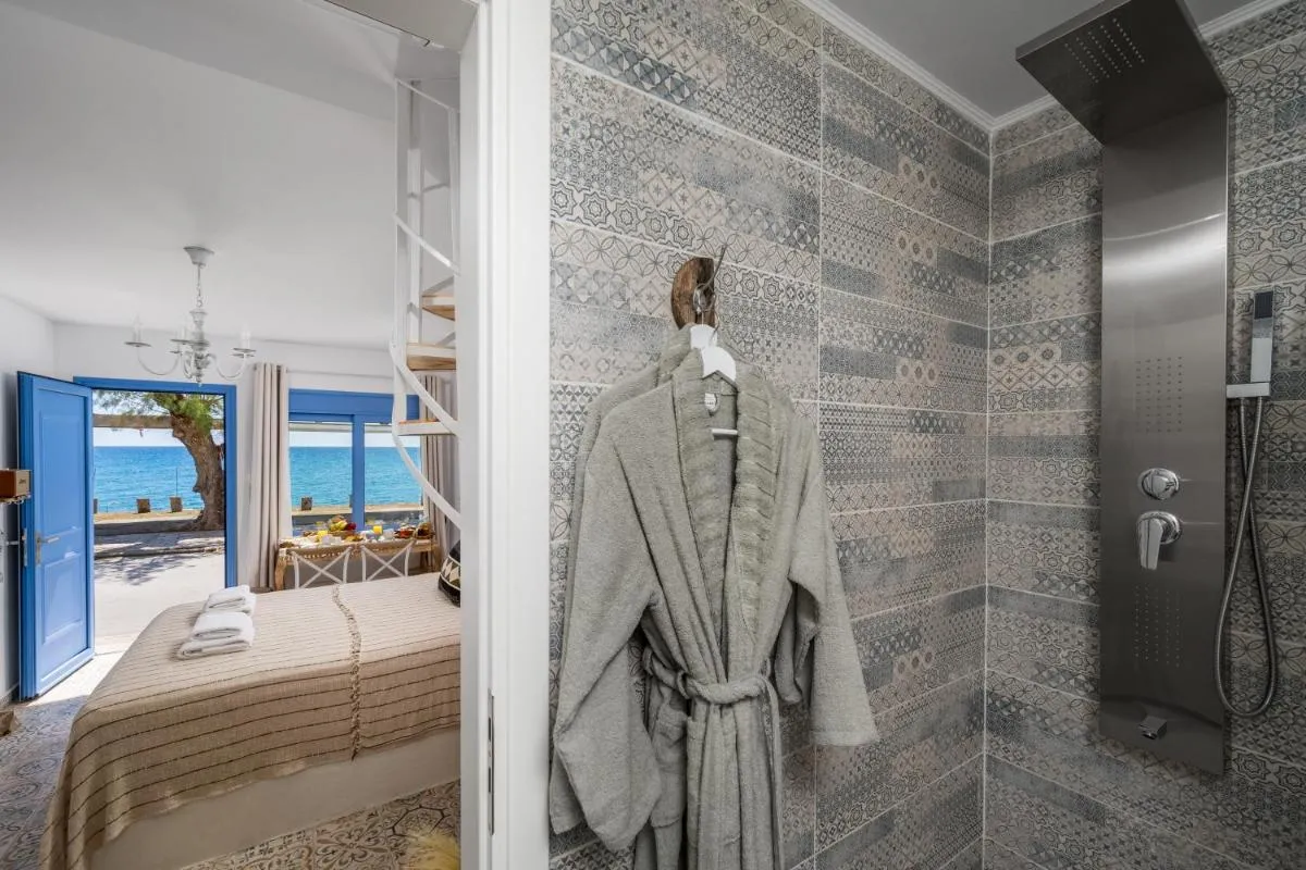 Image 2 of Hermes Seaview House