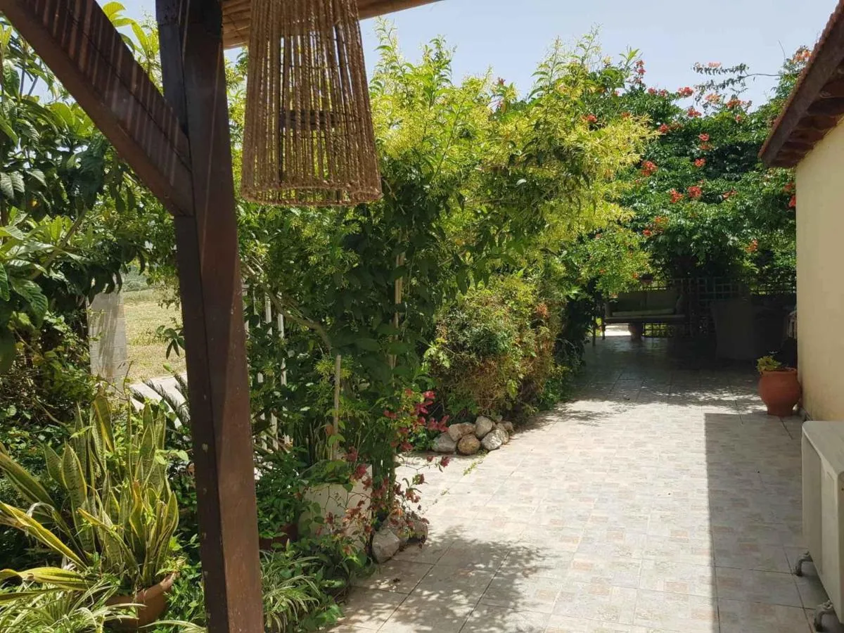 Image 2 of Ibiscus Cottage in Paradisi near the Beach
