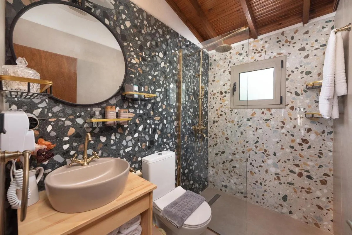 Image 2 of Ilaira Sea View Bungalow