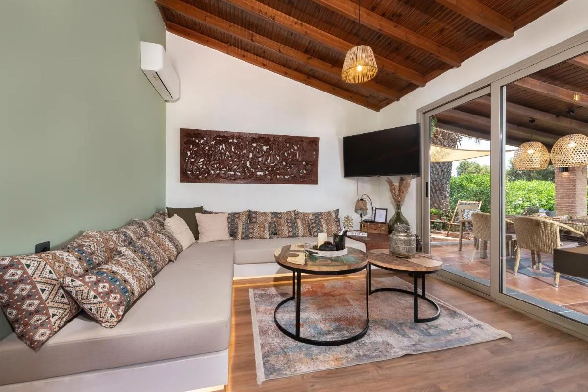 Image 4 of Ilaira Sea View Bungalow