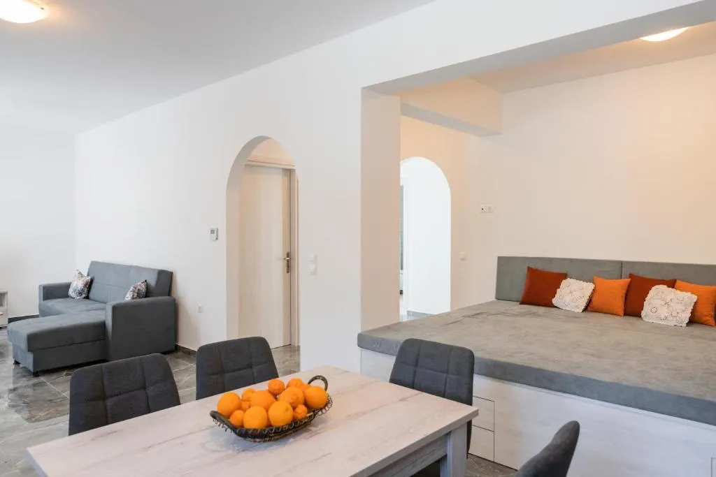 Image of Kastrena House