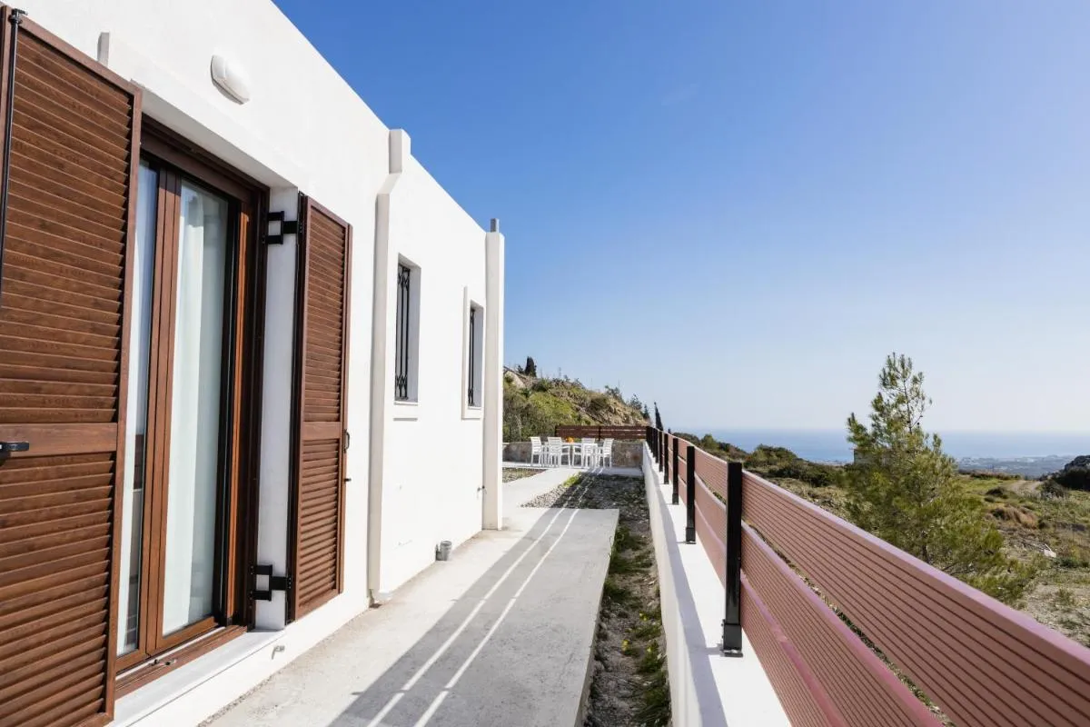Image 2 of Kastrena House