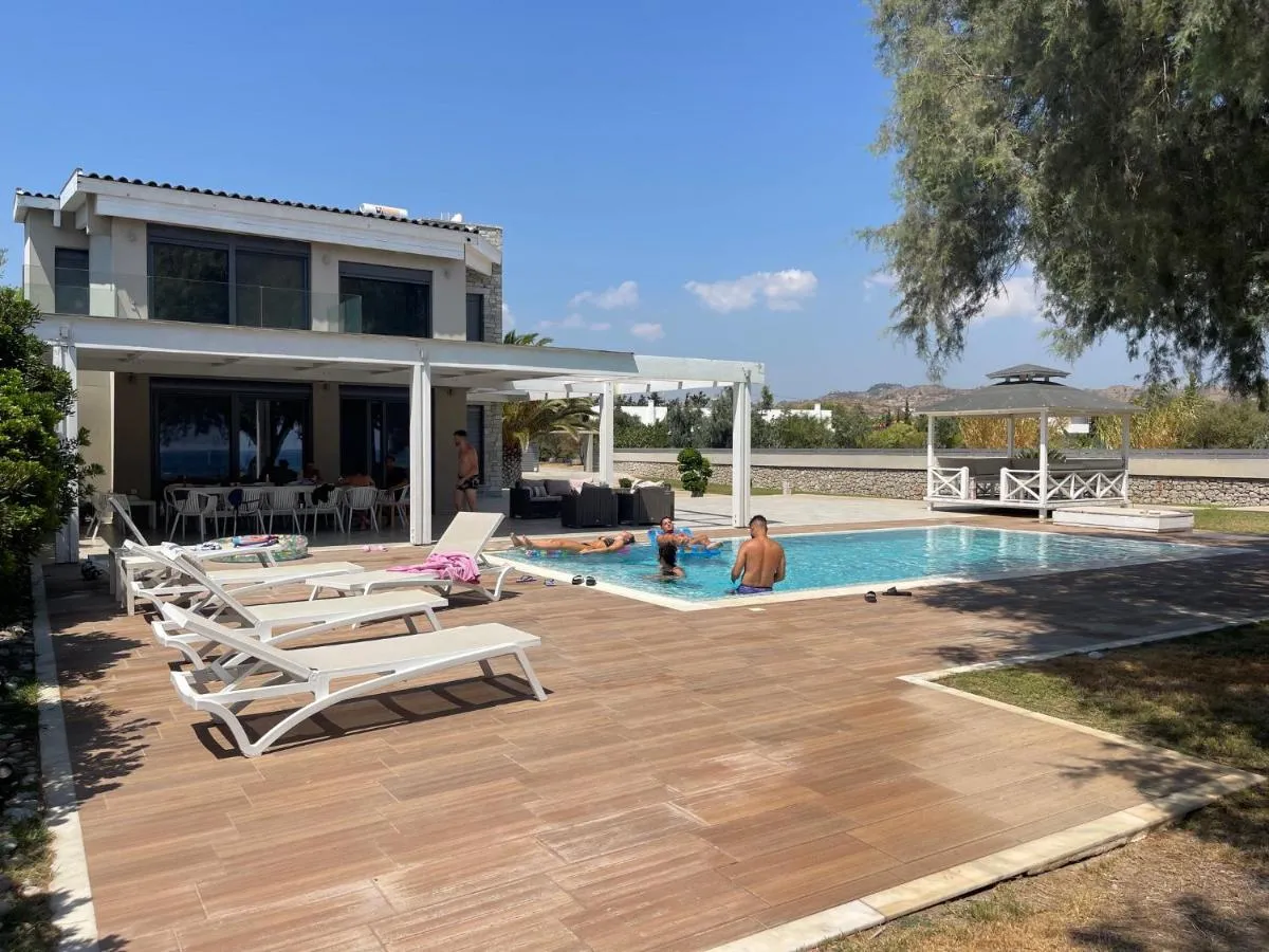 Image 6 of Kiotari Dream beachfront villa