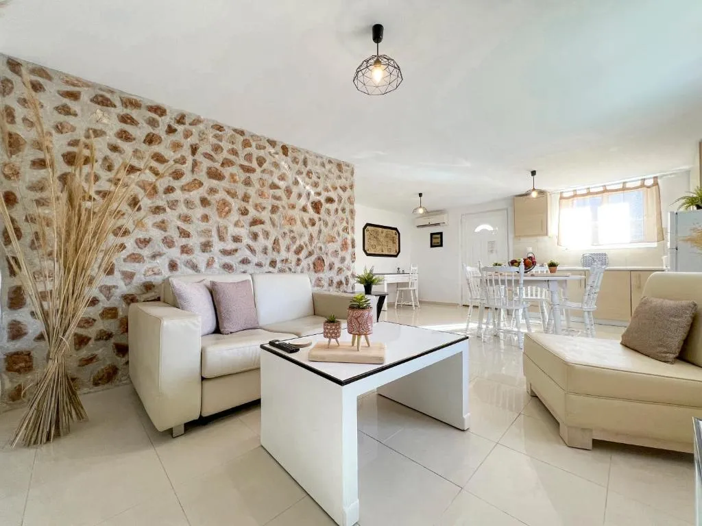 Image of LA Casa Di Lusso N6 -Adults Only