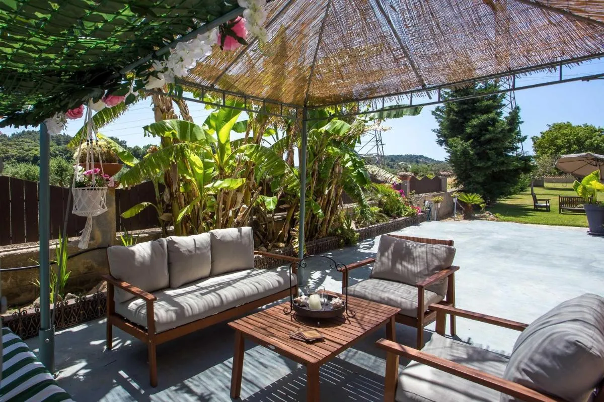 Image 2 of Laylande House