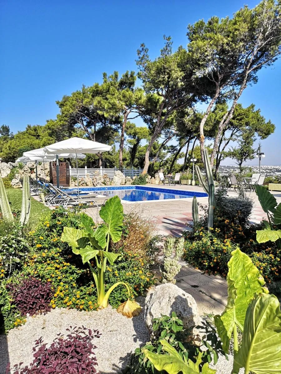 Image 3 of Louis Luxury Villa by living in blue