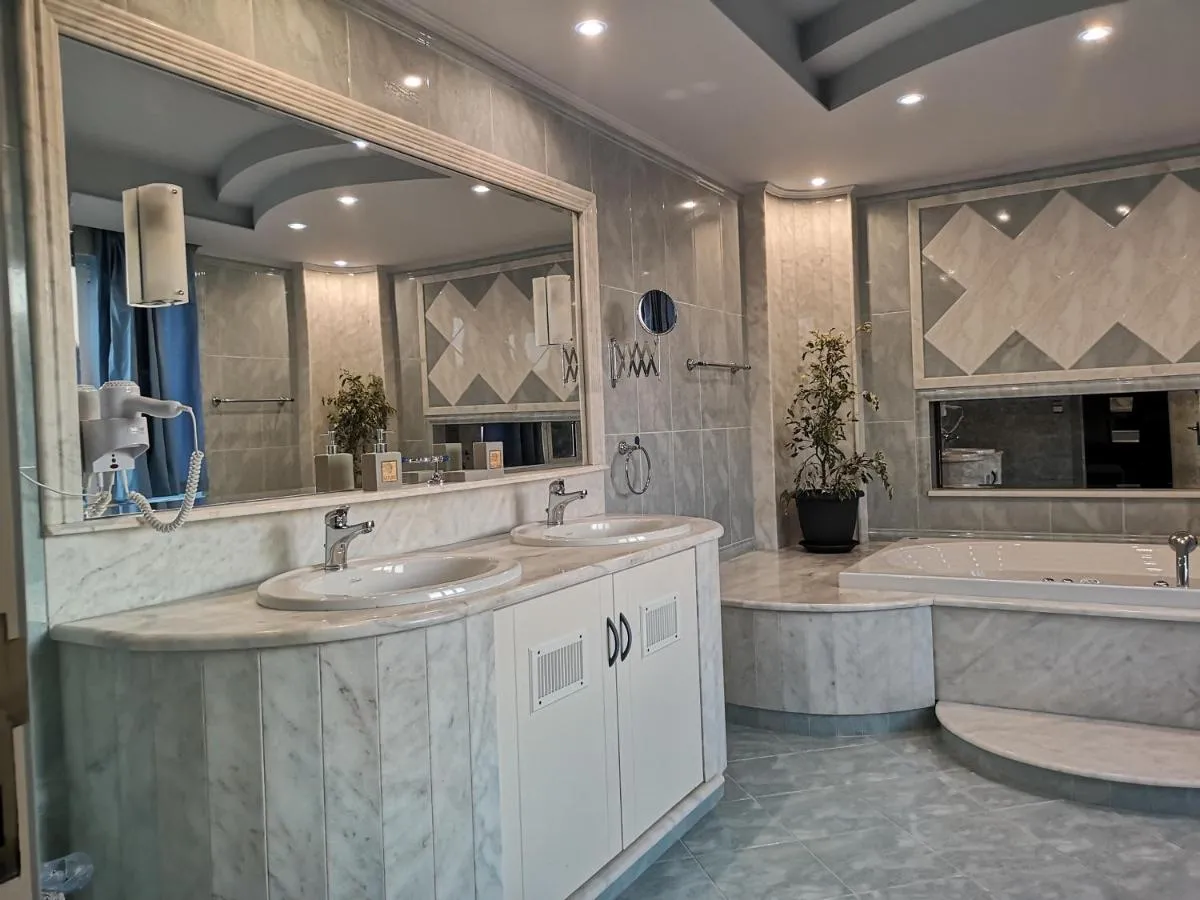 Image 1 of Louis Luxury Villa by living in blue