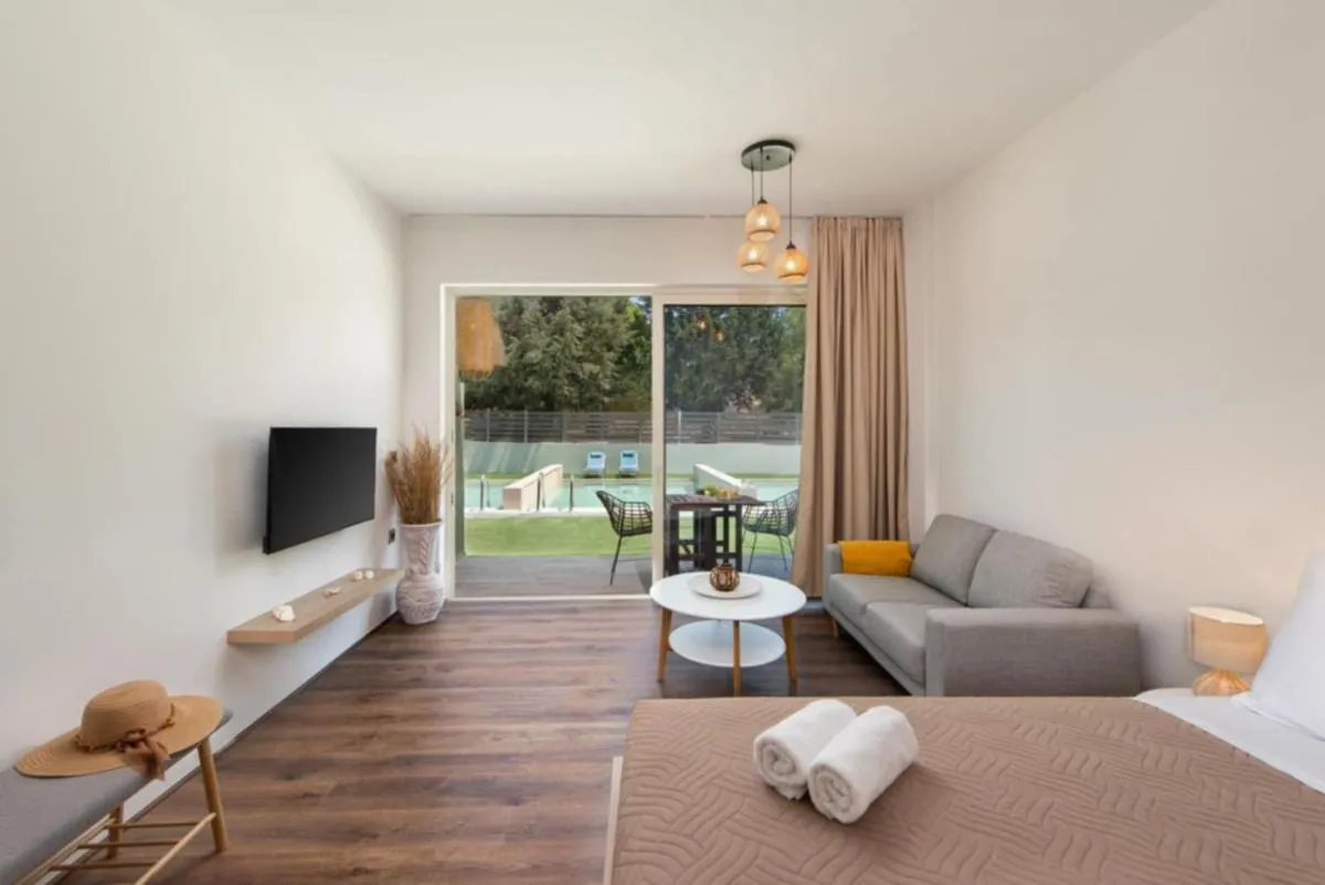 Image 5 of M&B Luxury Suites Charaki
