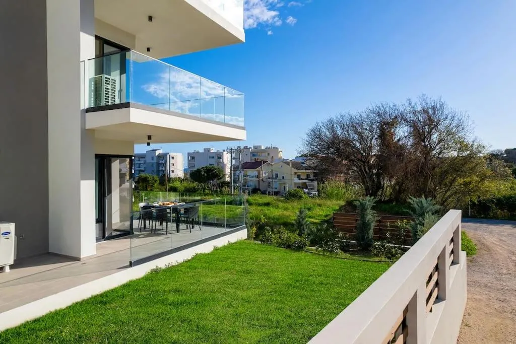 Image 5 of Maison Du Jardin 2-Bedroom Apartment Private Outdoor Jacuzzi