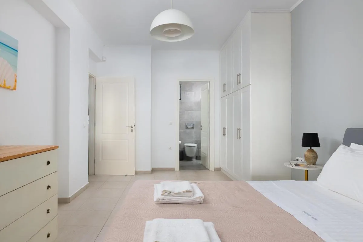 Image 2 of Modern Luxury Villa