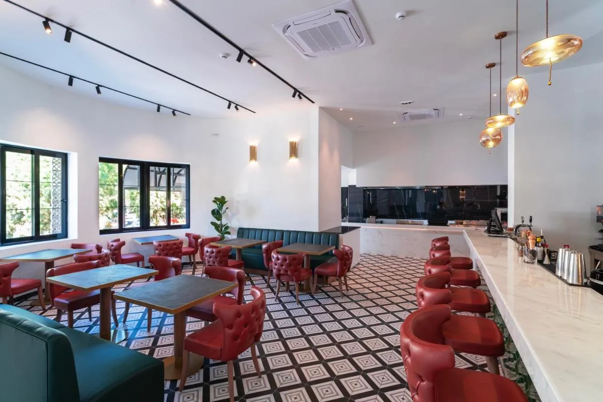 Image 5 of Naillac Elite Suites