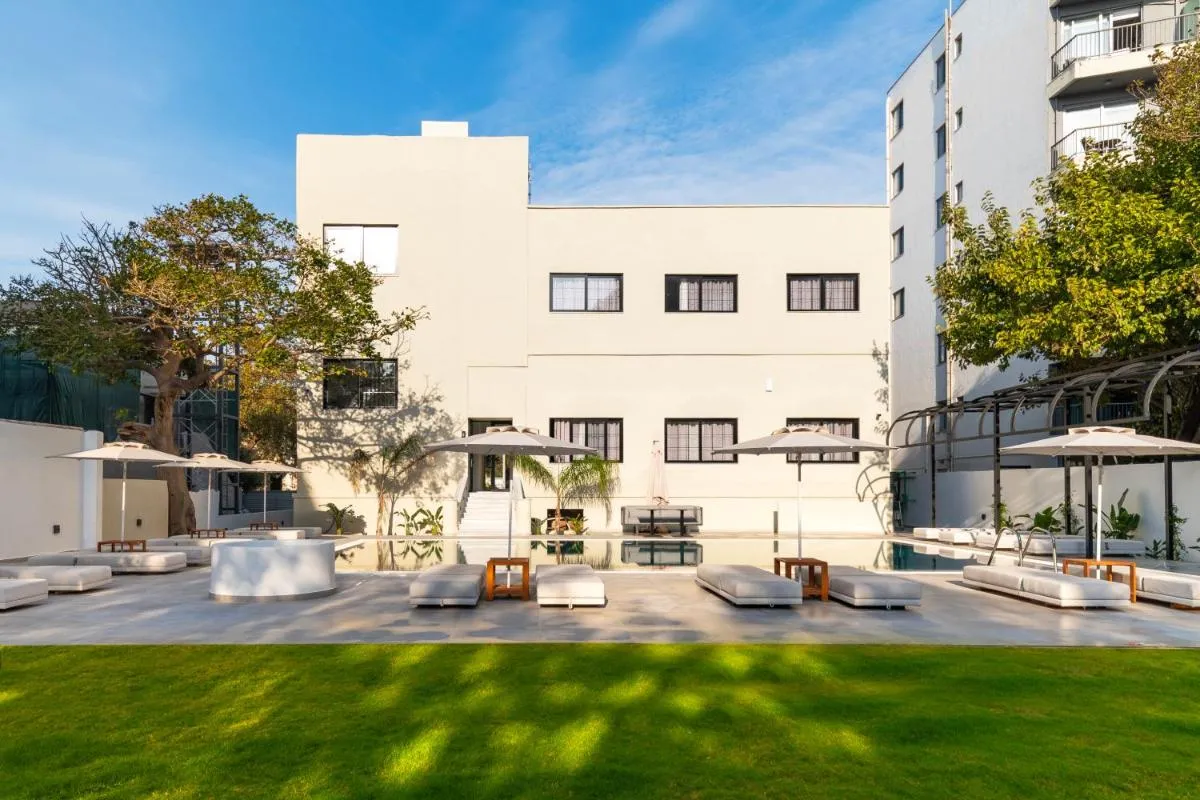 Image 6 of Naillac Elite Suites
