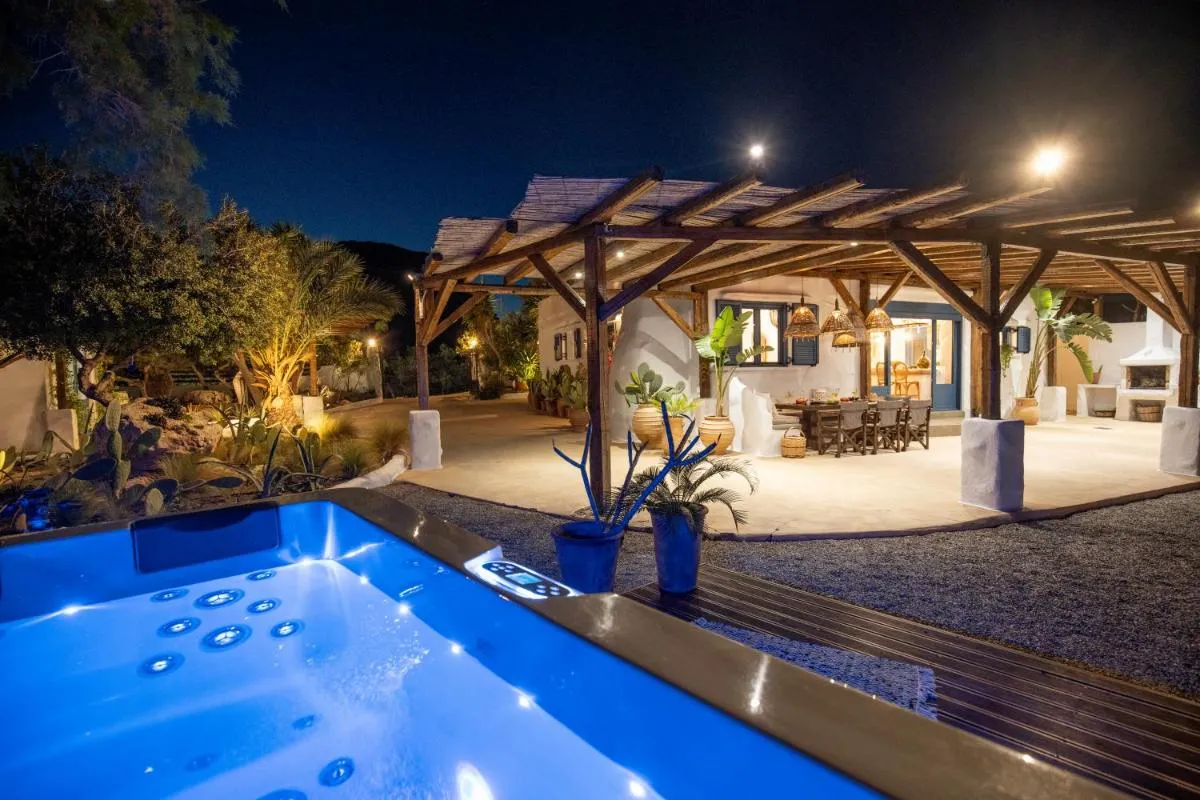 Image 3 of Ninémia Sea living