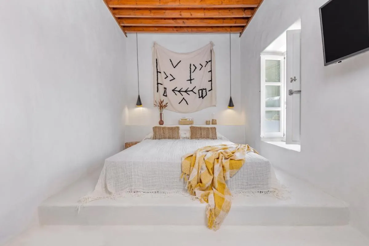 Image 2 of Peni sol Superior Studios Lindos