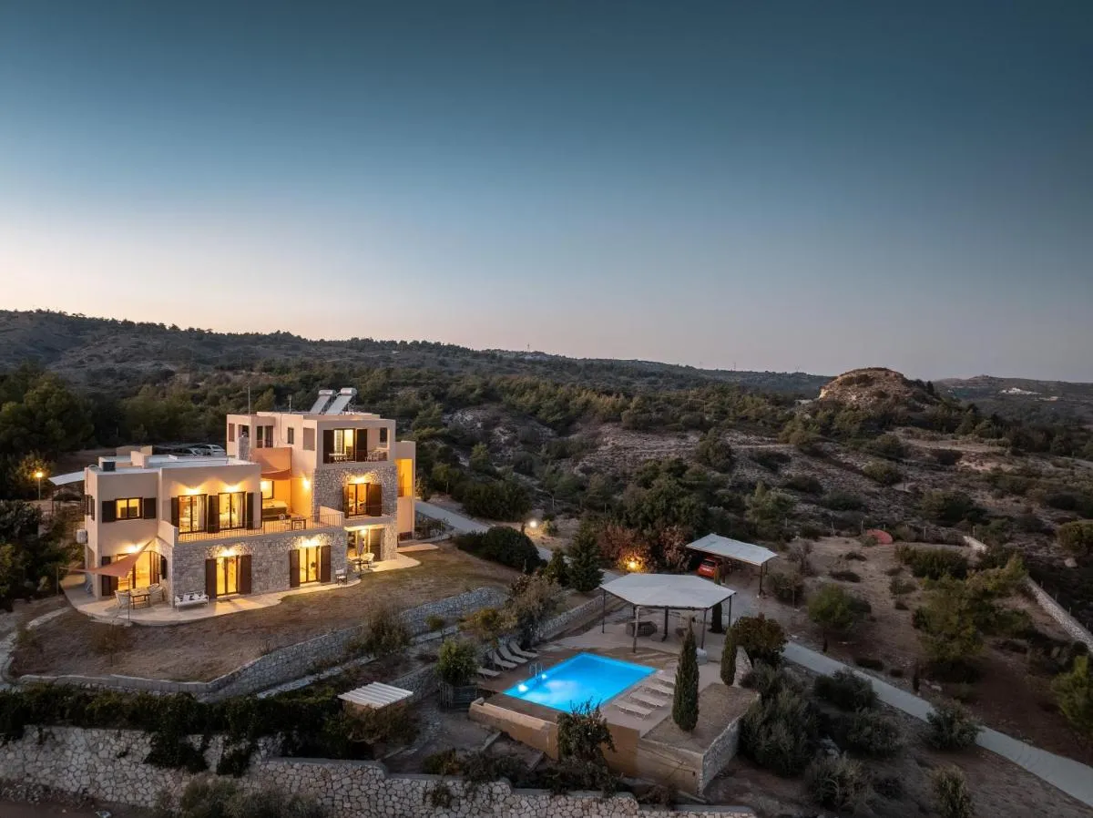 Image 3 of Rhodes Retreat