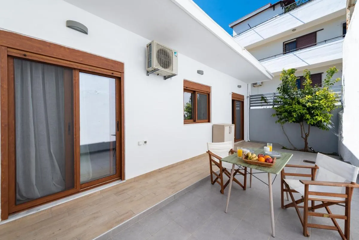 Image 3 of Ritas Modern In-City House
