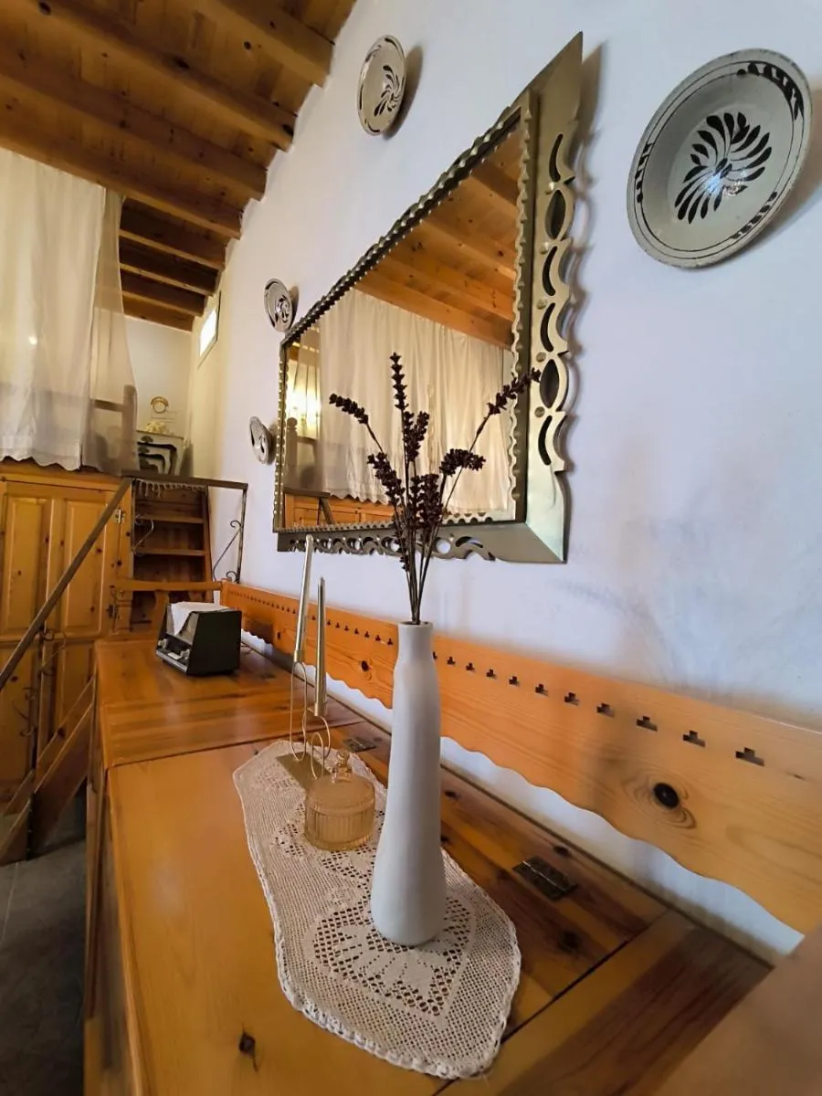 Image 4 of Rustic House Archangelos
