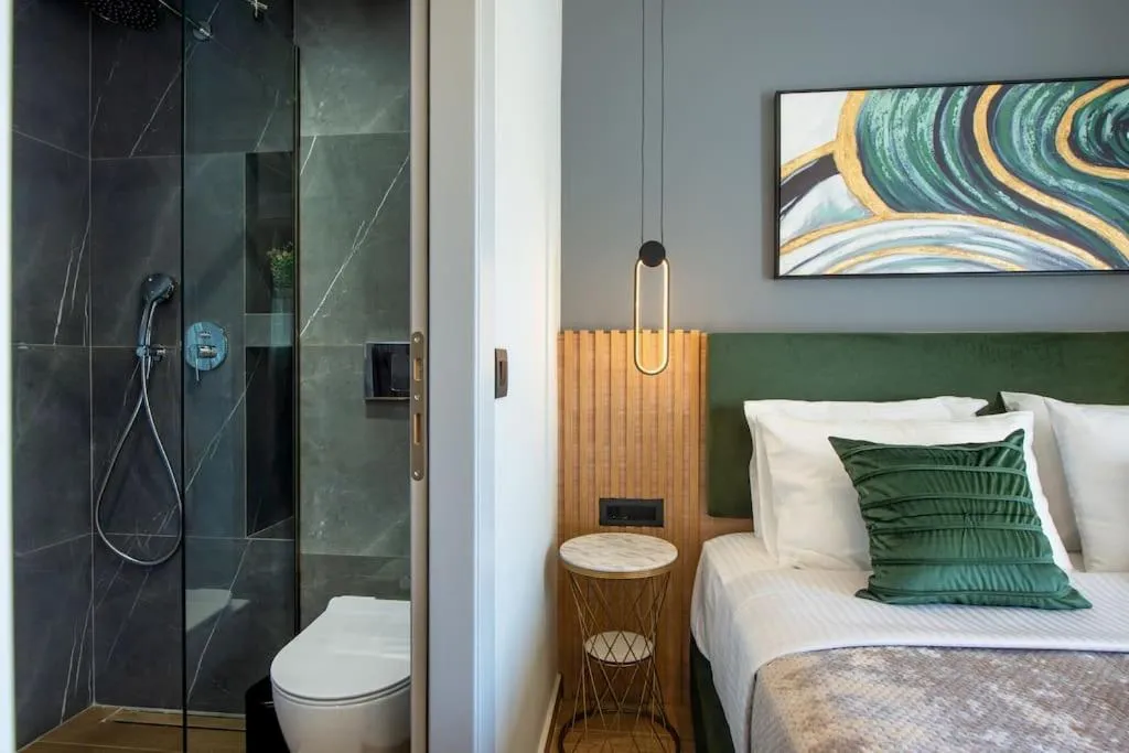 Image 2 of Santa Marina Luxury Apartments #3