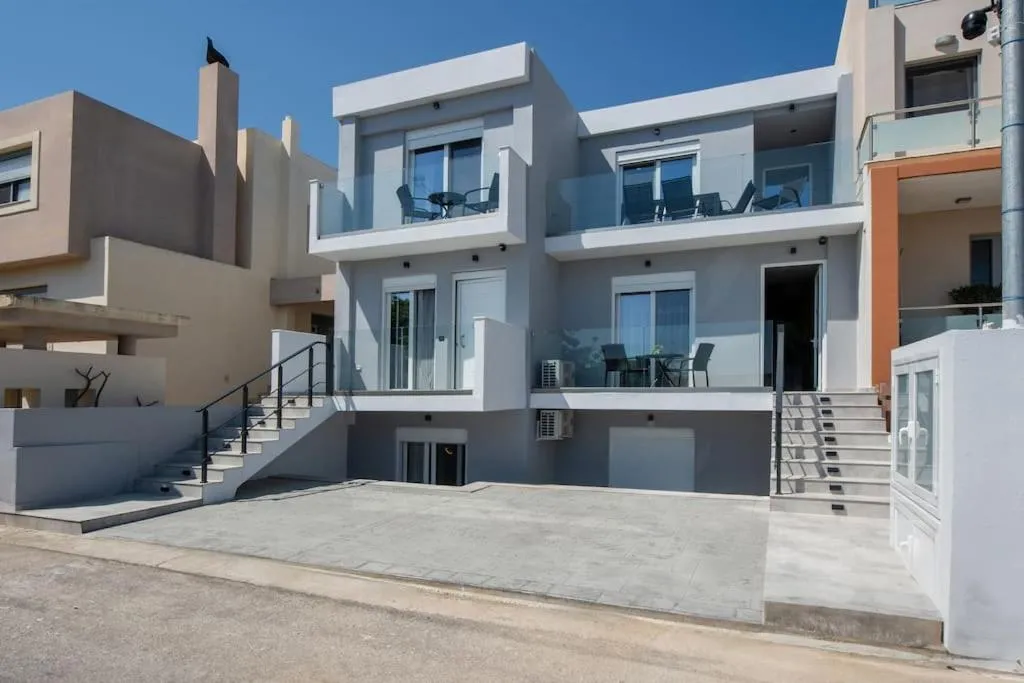 Image 5 of Santa Marina Luxury Apartments #3