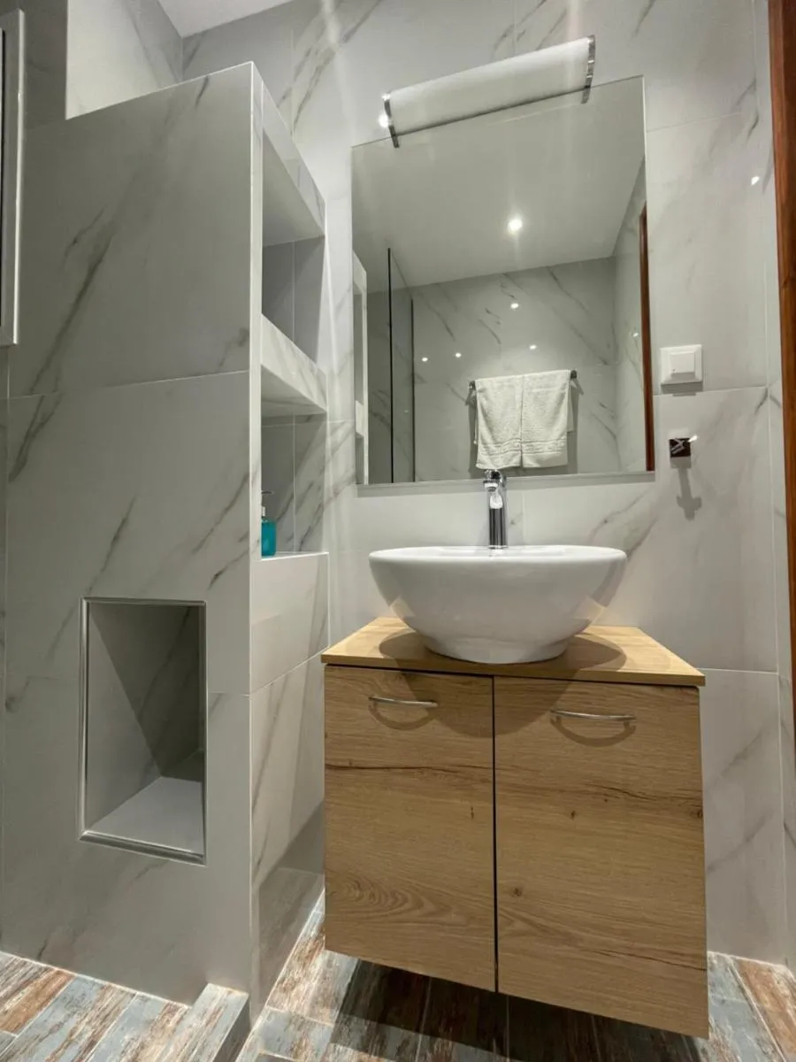 Image 2 of Skizenas Waterfront Apartments