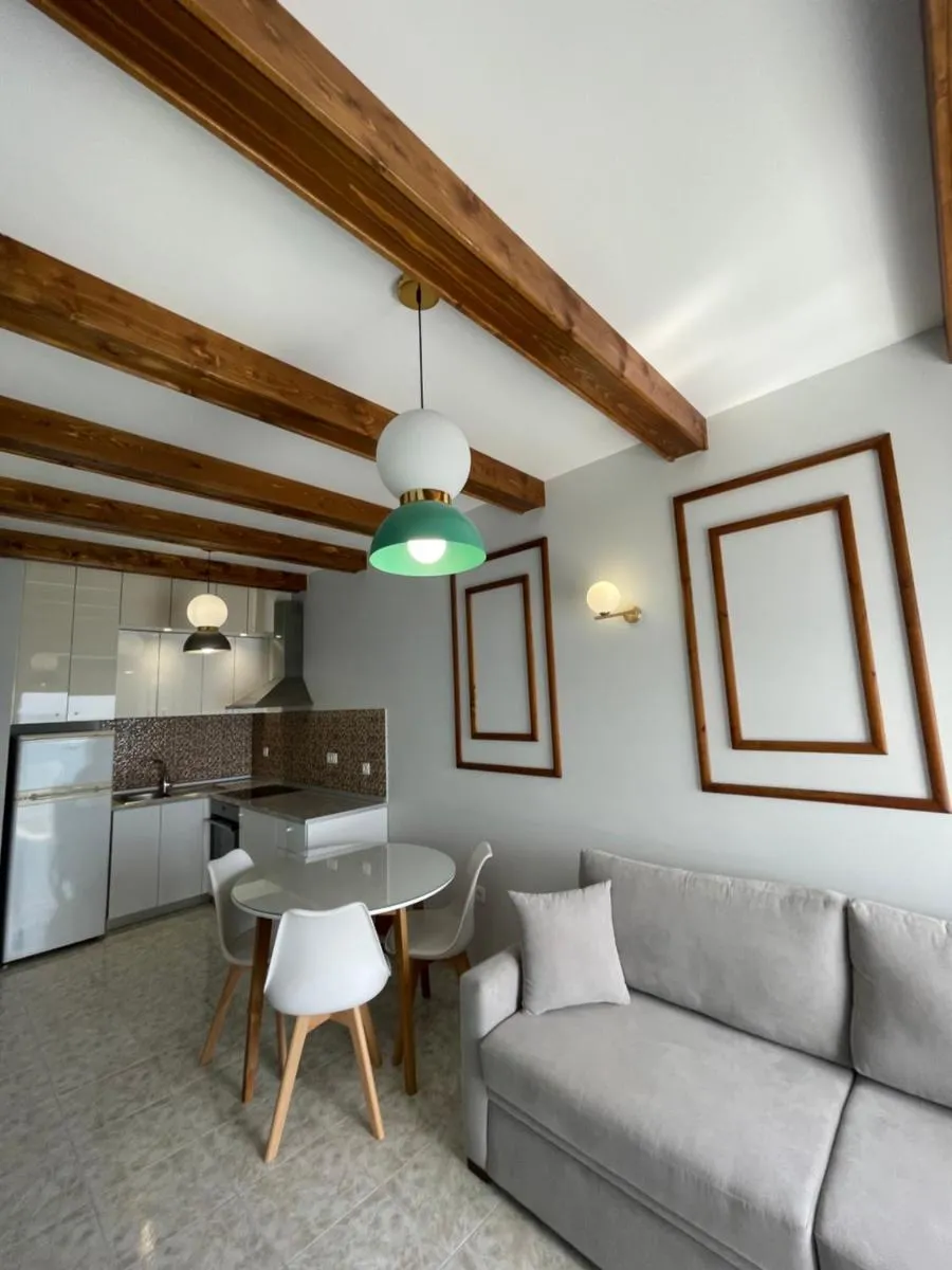 Image 3 of Skizenas Waterfront Apartments