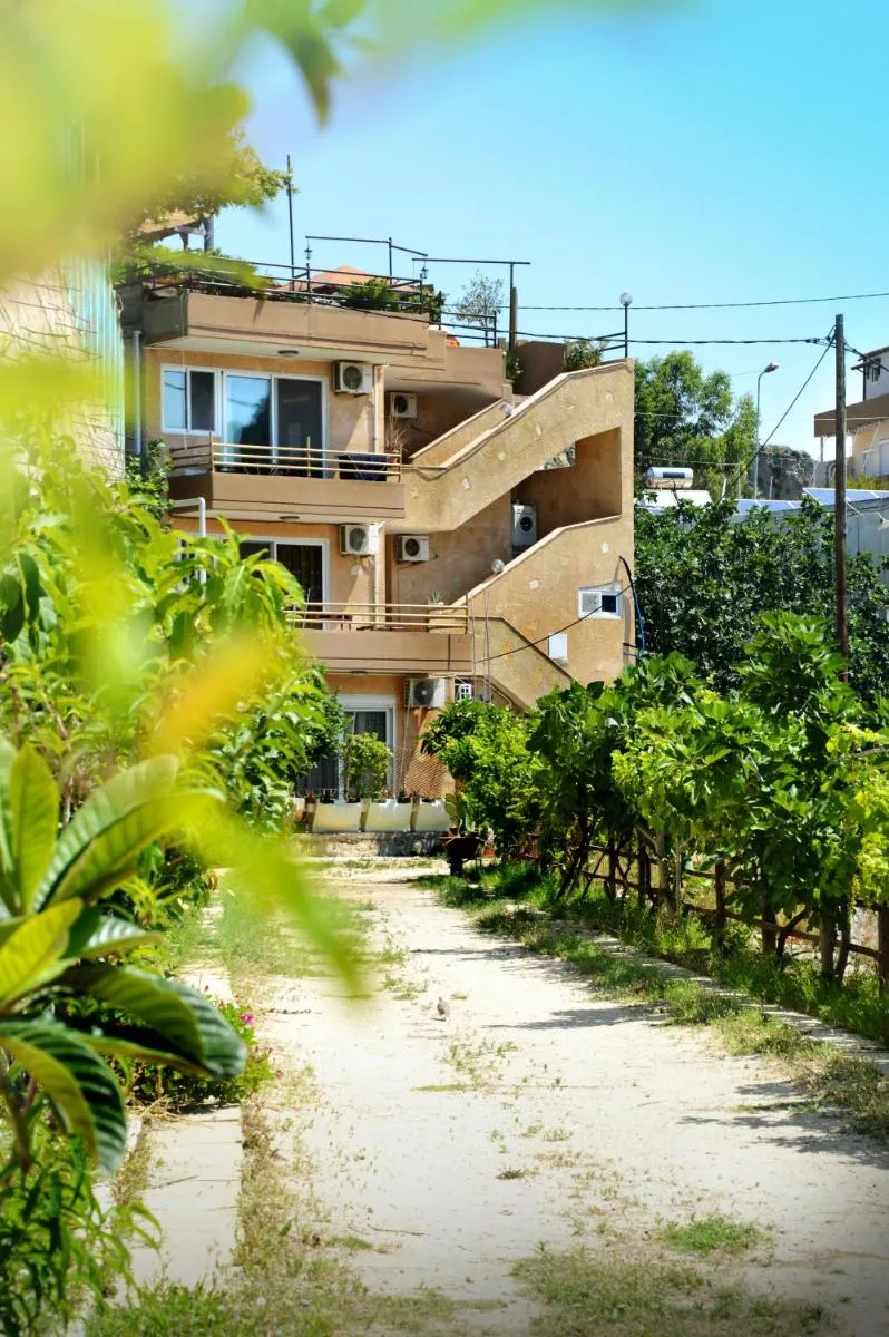 Image 5 of Sky-Line Apartments