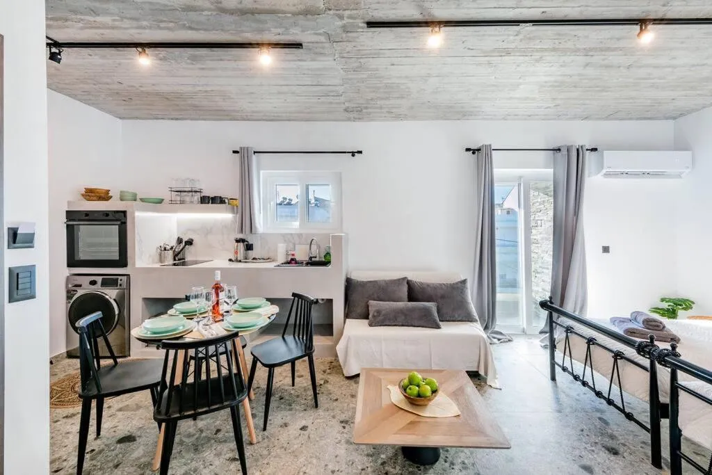 Image 2 of Smart Luxury Apartments #3
