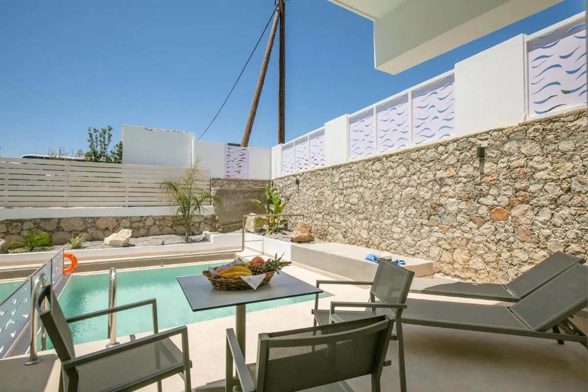 Image 6 of Stay Helios