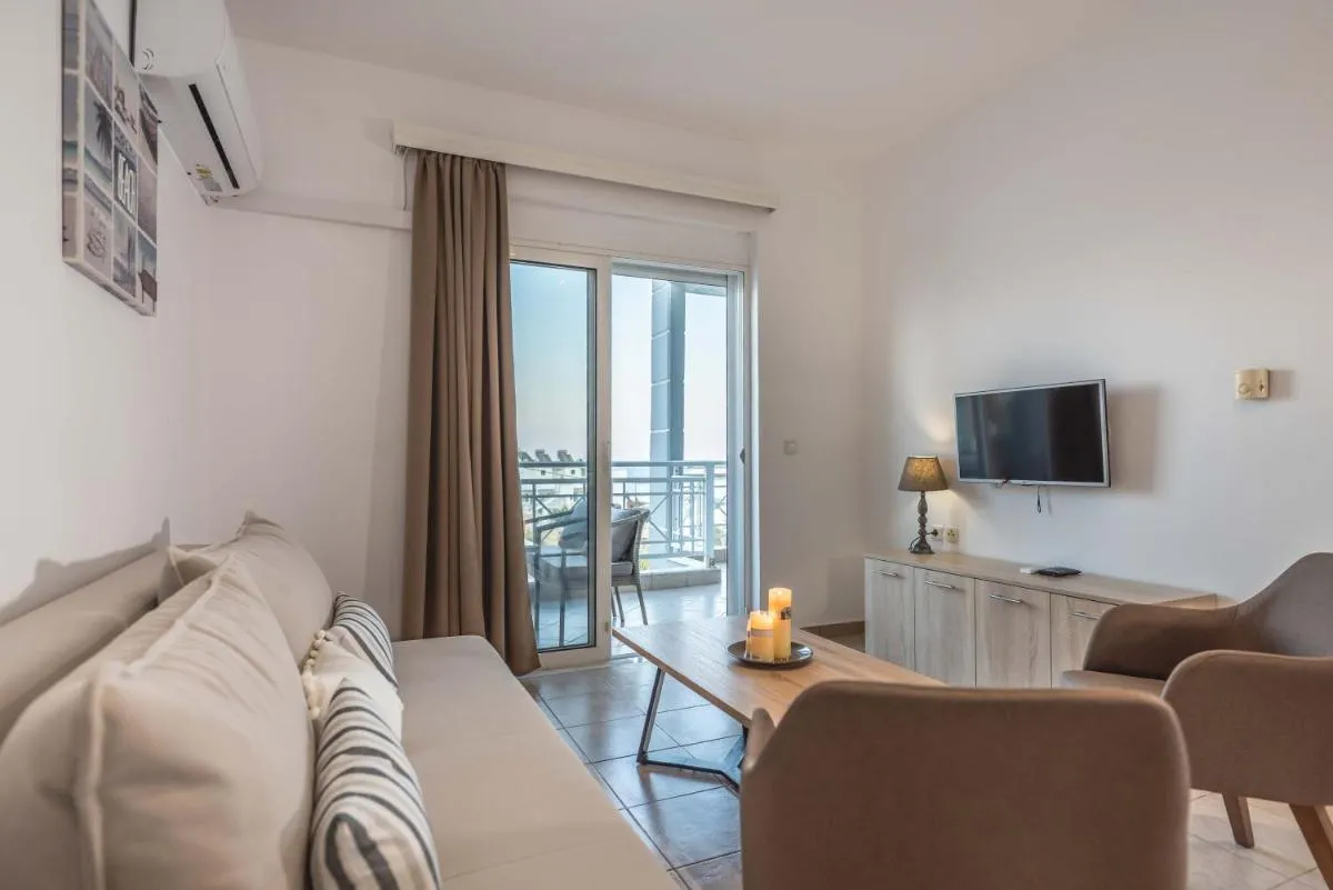Image 4 of Stegna Bay Apartment