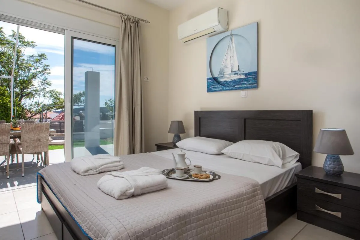 Image 6 of Sunny Villa