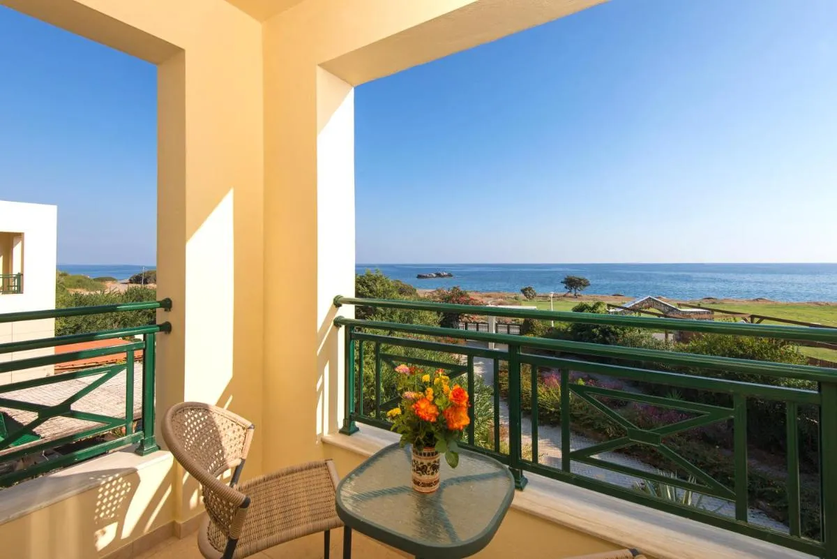Image 4 of THERETRA KIOTARI VILLAS