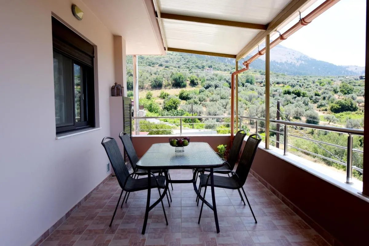 Image 5 of Theros Lux Apartment