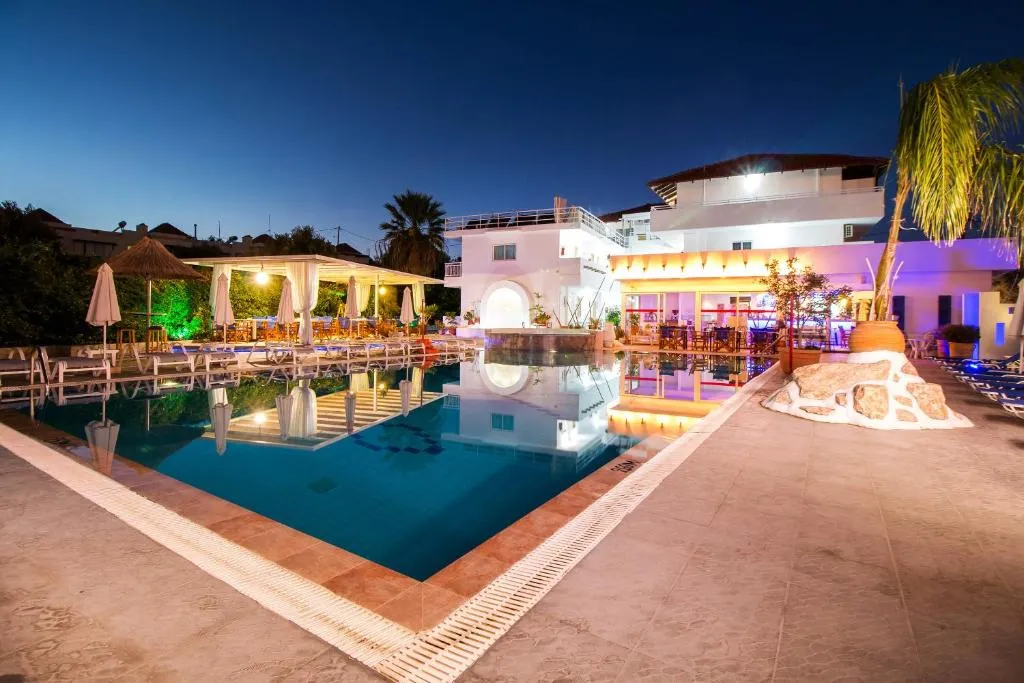 Image of Tinas Plus Hotel