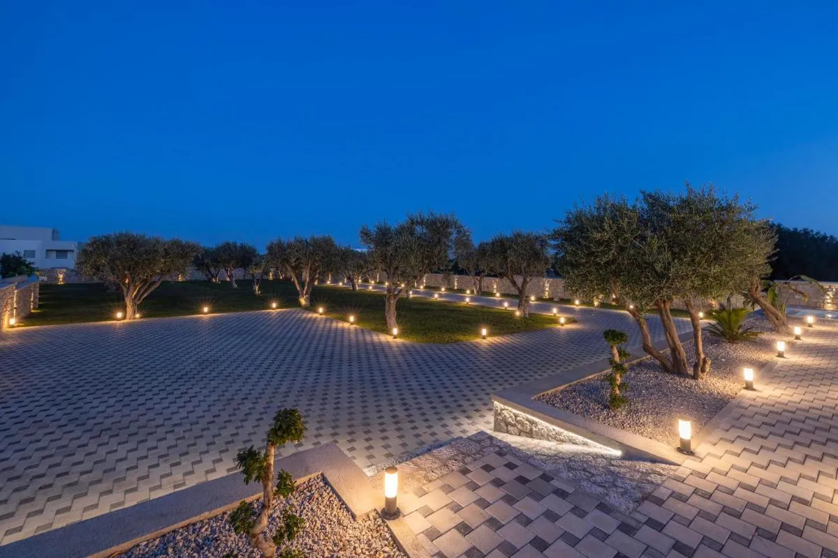 Image 4 of Tota Suites
