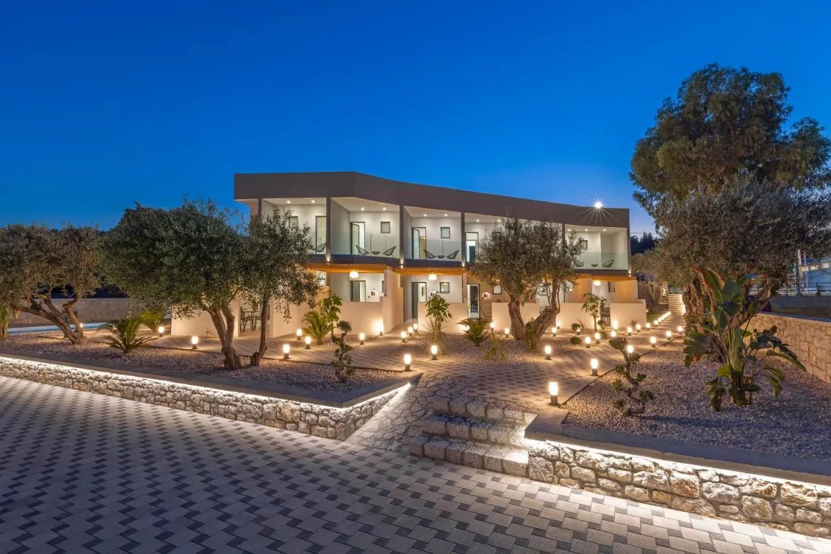 Image 3 of Tota Suites