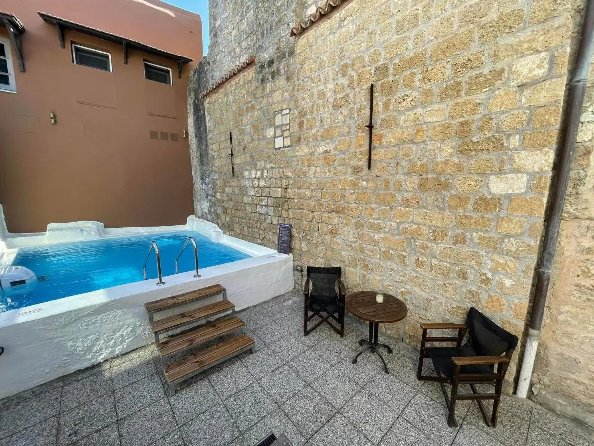 Image 2 of Utopia Luxury Suites – Old Town