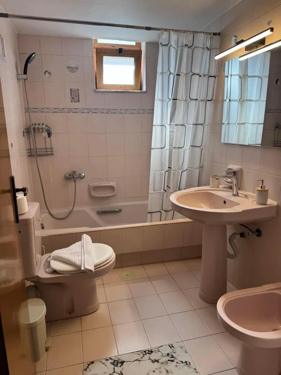 Image 4 of V&G Cozy Home, Pilona Village