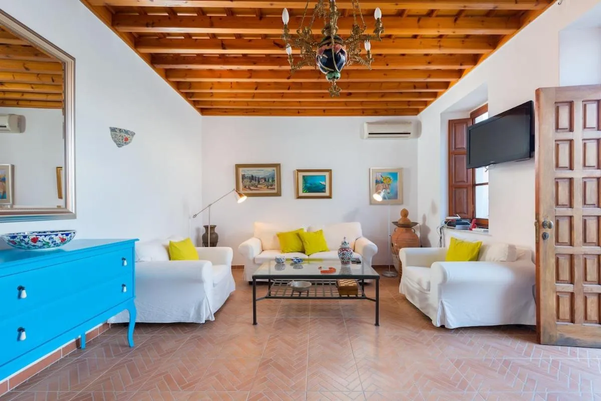 Image 2 of Villa Lindos