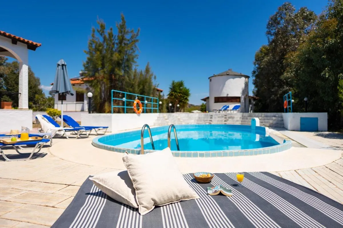 Image 2 of Villas Mina