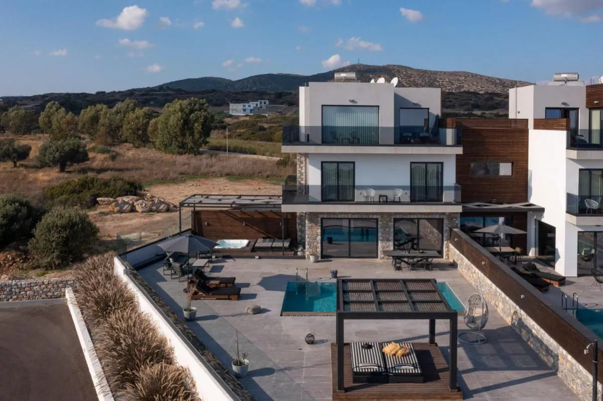 Image 5 of amara luxury villas