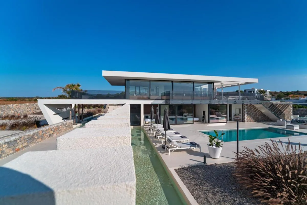Image 3 of amara luxury villas